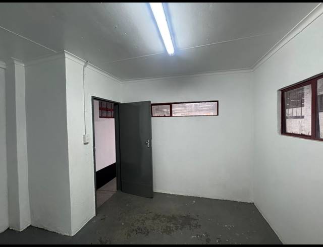 437M² WAREHOUSE TO LET IN SEBENZA